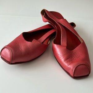 Cydwoq Vintage Shoes - Salmon Pink, Sz 39.5 (US 9)